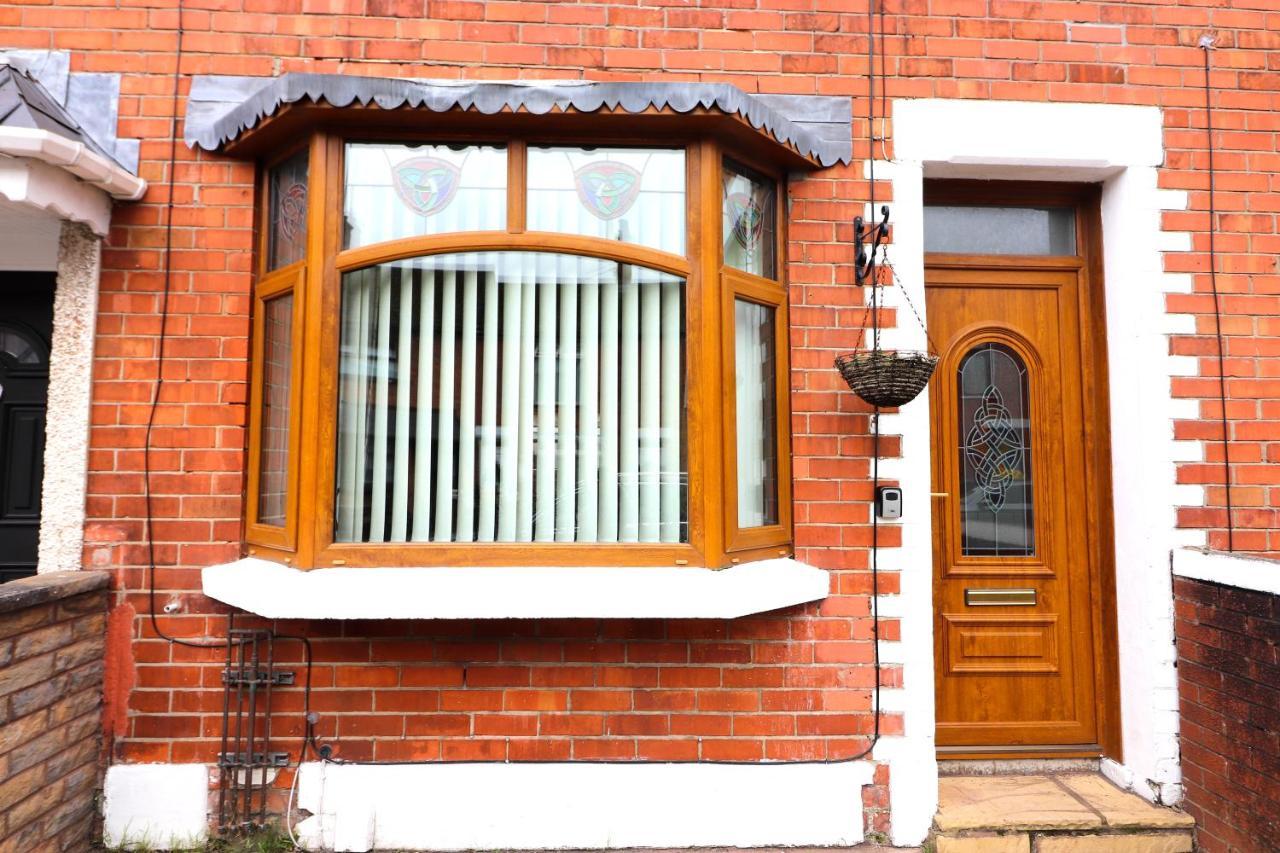 St James'S Rd Belfast Exteriör bild
